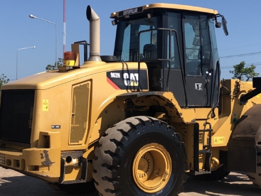 ขายรถตักล้อยาง CAT 962H นำเข้าเองจากญี่ปุ่น สภาพสวยพร้อมใช้ มีVDOการทำงานครับ