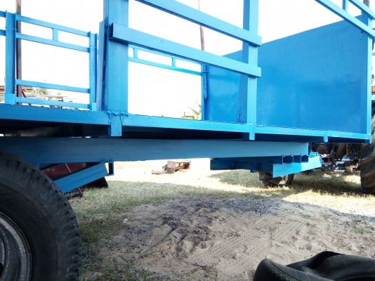 Saleหางพ่วงรถไถลากครับถูกๆต่อรองได้ครับ