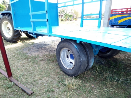 Saleหางพ่วงรถไถลากครับถูกๆต่อรองได้ครับ