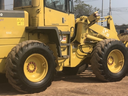 ขายรถตักล้อยาง KOMATSU WA100-3 นำเข้าเองจากญี่ปุ่น สภาพสวยพร้อมใช้ มีVDOการทำงานครับ