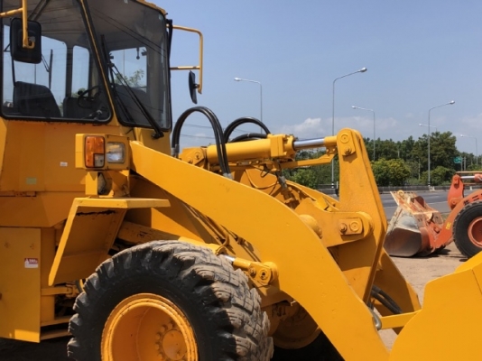ขายรถตักล้อยาง KOMATSU WA200-1 นำเข้าเองจากญี่ปุ่น สภาพสวยพร้อมใช้ มีVDOการทำงานครับ