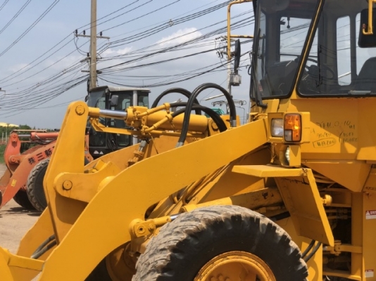 ขายรถตักล้อยาง KOMATSU WA200-1 นำเข้าเองจากญี่ปุ่น สภาพสวยพร้อมใช้ มีVDOการทำงานครับ