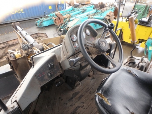 ขายรถตักล้อยาง CAT 910H ปี 2013 นำเข้าเองจากญี่ปุ่น สภาพสวยพร้อมใช้ ถึงเร็วๆนี้ครับ ขายรถตักล้อยาง CAT 910H ปี 2013 นำเข้าเองจากญี่ปุ่น สภาพสวยพร้อมใช้ ถึงเร็วๆนี้ครับ