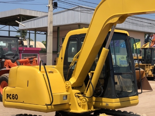 ขายรถขุด KOMATSU PC60-7 ใบมีดดัน นำเข้าเองจากญี่ปุ่น สภาพสวยพร้อมใช้ มีVDOการทำงานครับ