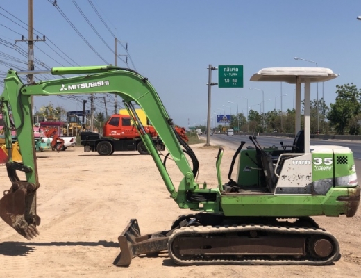 ขายรถขุด MITSUBISHI MM35 คอลโทรลสั้น ปั้มนิ้ว นำเข้าเองจากญี่ปุ่น สภาพสวยพร้อมใช้ มีVDOการทำงานครับ