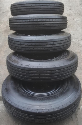 ยางพร้อมกระทะ 700R16 bridgestone R200 ถอดจากป้ายแดงมี5ชุด ขายชุดละ4000 มี5ชุด ยางพร้อมกระทะ 700R16 bridgestone R200 ถอดจากป้ายแดงมี5ชุด ขายชุดละ4000 มี5ชุด