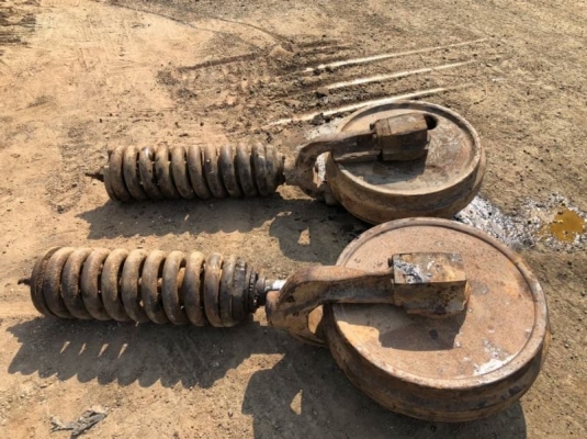 ขาย (ล้อนำ 2 ล้อติดขาจับ  ) 10,000 บาท  HITACHI EX200-3 SUPER   รถอยู่  นครปฐม โทร 0610710295  สนใจ รายการสินค้า อื่นๆ ที่ เว็ปไชค์ Truck2Hand https://www.truck2hand.com/index.php?actions=content/search&amp;member_id=136193  Facebook ส่วนตัวทัก Http://www