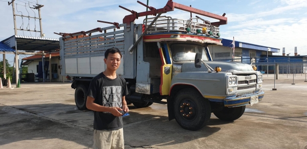 รถบรรทุกดั้มหัวยาว 10ล้อ ยี่ห้อ ISUZU  170 แรงม้า  จดทะเบียนปี 2546