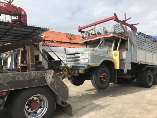 รถบรรทุกดั้มหัวยาว 10ล้อ ยี่ห้อ ISUZU  170 แรงม้า  จดทะเบียนปี 2546