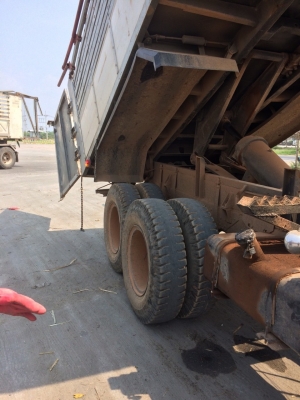 รถบรรทุกดั้มหัวยาว 10ล้อ ยี่ห้อ ISUZU  170 แรงม้า  จดทะเบียนปี 2546