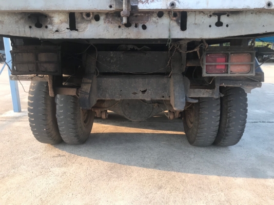 รถบรรทุกดั้มหัวยาว 10ล้อ ยี่ห้อ ISUZU  170 แรงม้า  จดทะเบียนปี 2546