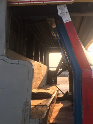 รถบรรทุกดั้มหัวยาว 10ล้อ ยี่ห้อ ISUZU  170 แรงม้า  จดทะเบียนปี 2546