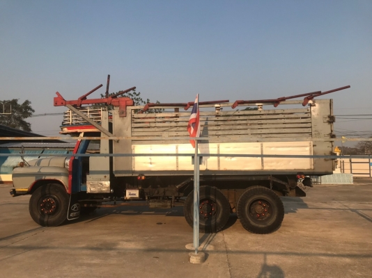 รถบรรทุกดั้มหัวยาว 10ล้อ ยี่ห้อ ISUZU  170 แรงม้า  จดทะเบียนปี 2546