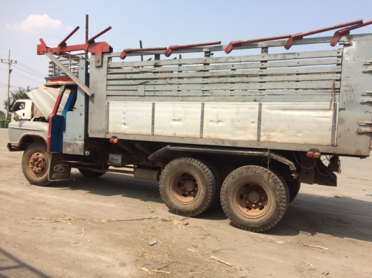 รถบรรทุกดั้มหัวยาว 10ล้อ ยี่ห้อ ISUZU  170 แรงม้า  จดทะเบียนปี 2546