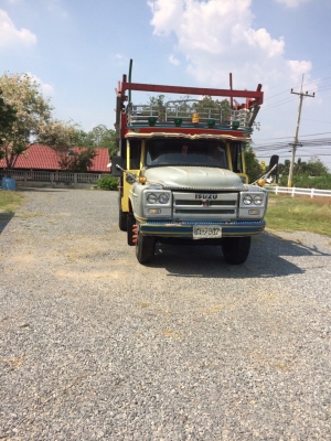 รถบรรทุกดั้มหัวยาว 10ล้อ ยี่ห้อ ISUZU  170 แรงม้า  จดทะเบียนปี 2546