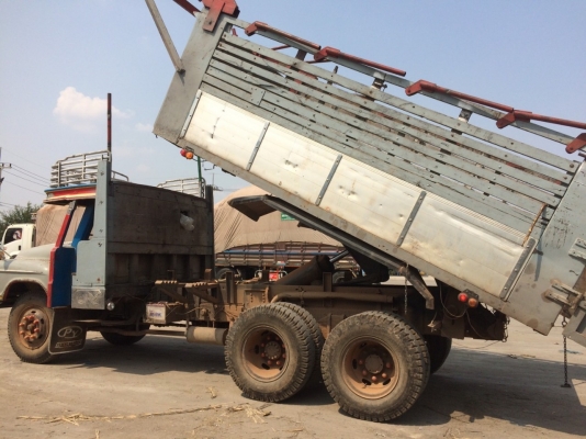 รถบรรทุกดั้มหัวยาว 10ล้อ ยี่ห้อ ISUZU  170 แรงม้า  จดทะเบียนปี 2546