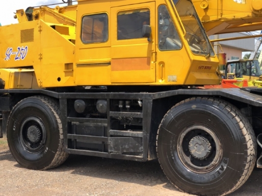 ขายรถเครน KATO KR-25H-V (ขนาด 25 ตัน) รถนอกนำเข้าครับ ไม่เคยใช้งานในไทย