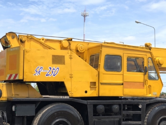 ขายรถเครน KATO KR-25H-V (ขนาด 25 ตัน) รถนอกนำเข้าครับ ไม่เคยใช้งานในไทย