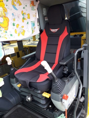 ขาย KOMATSU PC130-8 สภาพสวยๆ 3600 ชั่วโมง(PM7000ชม) ชมรถได้ทุกวัน สนใจติดต่อ 081-4283210