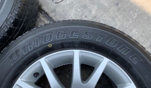 ล้อแม็ก Mitsu Pajero ขอบ17 (ลายก้ามปู) พร้อมยาง 245-65-17 Bridgestone ปี 13 แม็กสภาพดี ดอกยางหนา