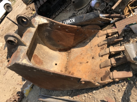 ขายบุ้งกี๋ SK200 PC200 ตามภาพ  โทร0616613023แพรว จัดส่งทั่วไทย???????????? ราคา26000