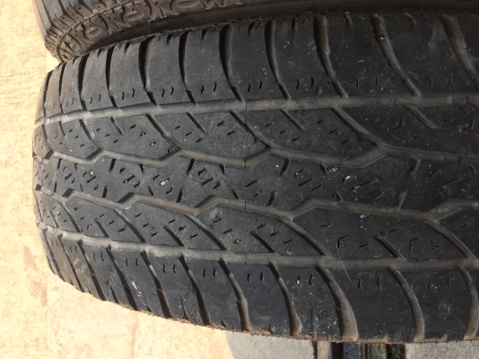 Maxsix AT700 แก้มขาว31x10.5R15ปี14 ดอกตามรูปไม่ป่ะไม่บวม #คู่400บ.เผื่อใครหาทำยางอ่ะไหล่ โทร08790501