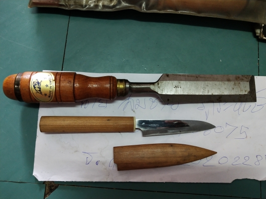 ขายสิ่วขนาด1 1/4&quot; MADE IN SWEDEN. และมีดMADE IN JAPAN.