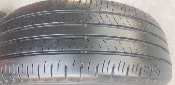 ขายยาง\% 215/60/16 ปี 2018 DUNLOP EC300 4 เส้น