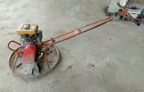 เครื่องปั่นปูนเก่าญี่ปุ่น