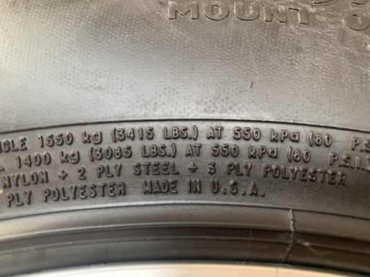 ล้อแม็ก 6รู139 OFF-ROAD ขอบ 16 สีดำขอบเงา พร้อมยาง 265-75-16 MICKEY THOMPSON ปี 13