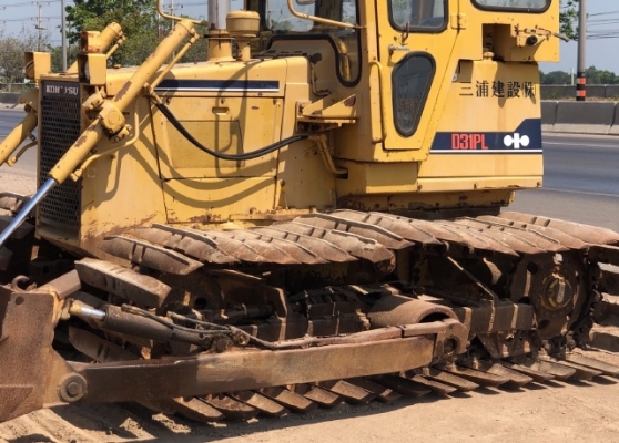 ขายรถดันดิน KOMATSU D31PL-18 (D3 รุ่น6) นำเข้าเองจากญี่ปุ่น สภาพสวยพร้อมใช้ มีVDOการทำงานครับ