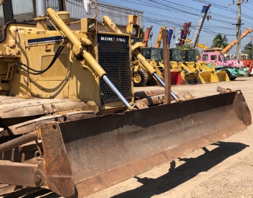 ขายรถดันดิน KOMATSU D31PL-18 (D3 รุ่น6) นำเข้าเองจากญี่ปุ่น สภาพสวยพร้อมใช้ มีVDOการทำงานครับ