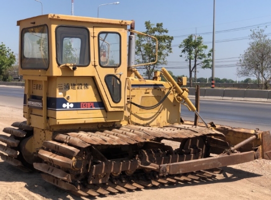 ขายรถดันดิน KOMATSU D31PL-18 (D3 รุ่น6) นำเข้าเองจากญี่ปุ่น สภาพสวยพร้อมใช้ มีVDOการทำงานครับ