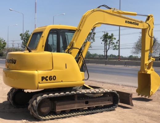 ขายรถขุด KOMATSU PC60-7 ใบมีดดัน นำเข้าเองจากญี่ปุ่น สภาพสวยพร้อมใช้ มีVDOการทำงานครับ