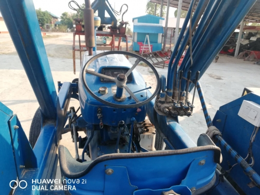 ขายรถคีบอ้อย Ford T1 พร้อมใช้งาน