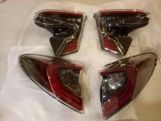 ขายไฟท้าย CHR 1 คู่