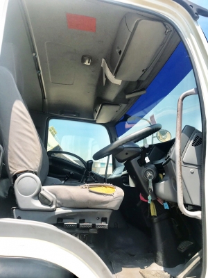 ขายรถบรรทุกหัวลาก ISUZU DECA360แรงม้าปี56 ใช้NGV เล่มพร้อมโอน