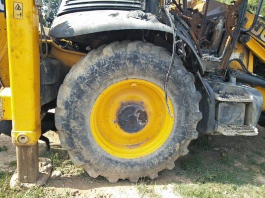 ซาก JCB 3CX4T