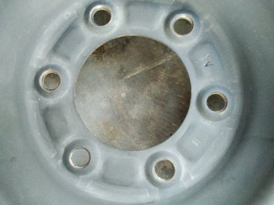 ล้อกะทะเหล็ก ขอบ15  กว้าง 6 นิ้ว 6 รู