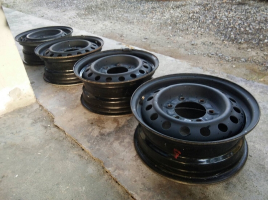 ล้อกะทะเหล็ก ขอบ15  กว้าง 6 นิ้ว 6 รู