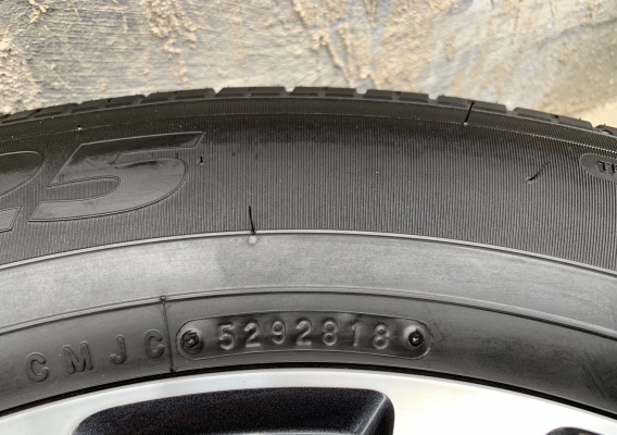 แม็กป้ายแดง Nissan Terra ขอบ 18 พร้อมยางป้ายแดง 255-60-18 Toyo ปี 18 แม็กสวย ตุ่มเด้ง มีเส้นสี
