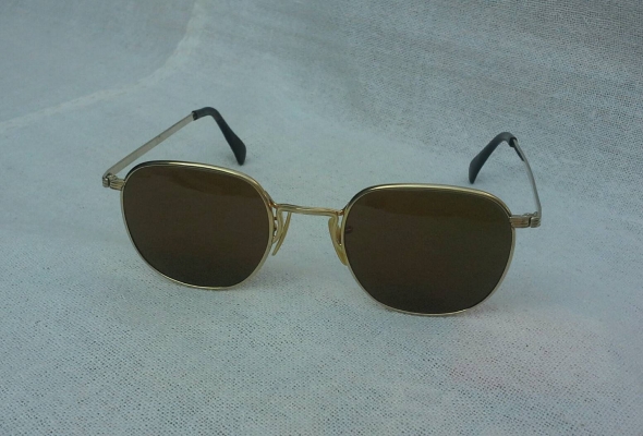 แว่นตาอเมริกันโกลด์ฟิลด์ที่ยิ่งใหญ่ที่สุด 'เอโอ ฟูล - วิว' ทศวรรษที่ 1940's 12 K สัดส แว่นตาอเมริกันโกลด์ฟิลด์ที่ยิ่งใหญ่ที่สุด 'เอโอ ฟูล - วิว' ทศวรรษที่ 1940's 12 K สัดส