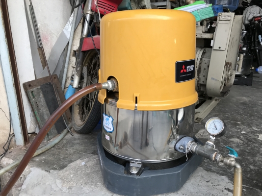 ขายปั๊มน้ำอัตโนมัติ Mitsubishi 200W เบิกถังสแตนเลสของใหม่+ฝาครอบใหม่ใส่ให้ครับ สภาพสวย หมุนนิ่ม ตรวจเช็คแรงดันเรียบร้อยแล้ว ไม่มีรั่วซึม พร้อมใช้งาน ราคา 3,800 บาทพร้อมส่ง