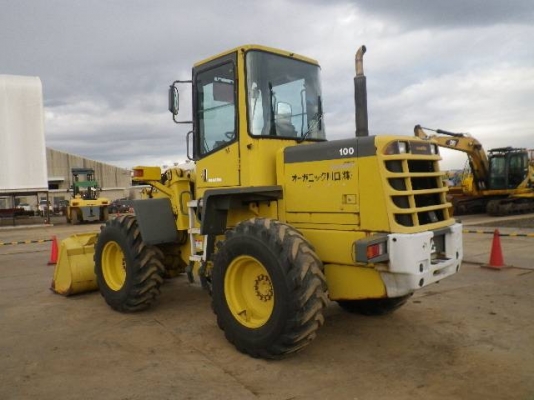 ขาย รถตักล้อยาง KOMATSU WA100-3 เครื่อง 6สูบ นำเข้าจากญี่ปุ่น โทร.090-986-2521 อ๊อบ