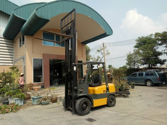 โฟล์คลิฟท์ IZUSU 3 ตัน  ดีเซล ยกสูง3เมตร  งาเข้าตู้ได้!!!  ไม่เคยวิ่งใช้งานในไทย ชมเครื่องจักร โฟล์คลิฟท์ รอก นับ1,000รายการจากญี่ปุ่นwww.paholgroup.com