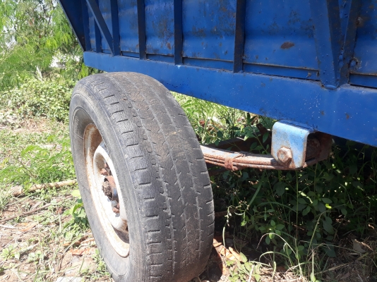 ขายตามสภาพ เทเลอร์รถไถมีแหนบด้วย