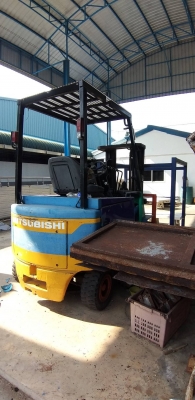ขายรถโฟล์คลิฟท์ MITSUBISHI สามตันไฟฟ้าใช้มอเตอร์ต้องไปเชคระบบไฟขายตามสภาพ ขายรถโฟล์คลิฟท์ MITSUBISHI สามตันไฟฟ้าใช้มอเตอร์ต้องไปเชคระบบไฟขายตามสภาพ