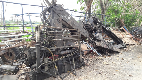 ขายเครนพับ HIAB 105-2 ขนาด 4.5 ตัน นำเข้า โทร084-5424150 line id : rapinzat