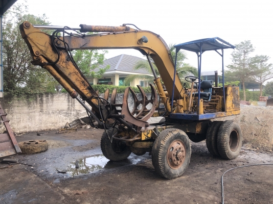 ขายแมคโค ล้อยาง2เพลา KOMATSU PW60-1