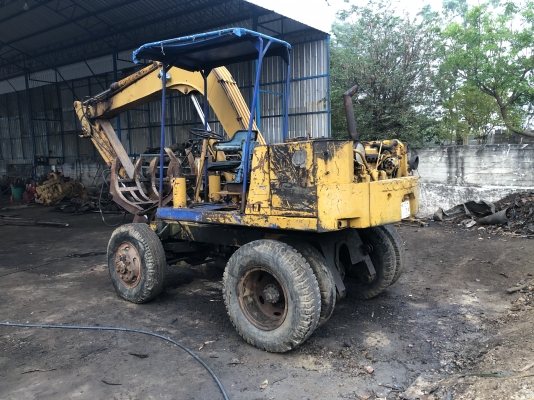 ขายแมคโค ล้อยาง2เพลา KOMATSU PW60-1